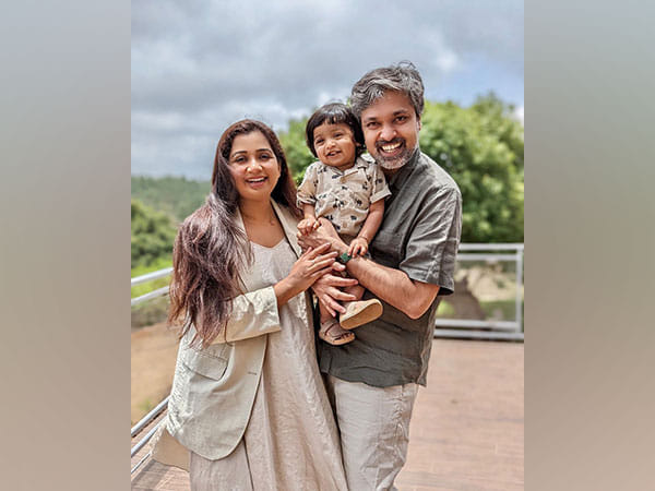 Shreya Ghoshal pens a heartfelt note for son as he turns one, shares family photo