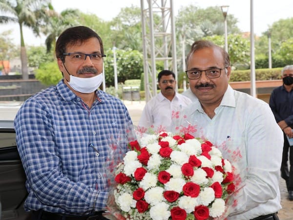 Ashwini Kumar, Gyanesh Bharti take charge as Special Officer, Commissioner of unified MCD