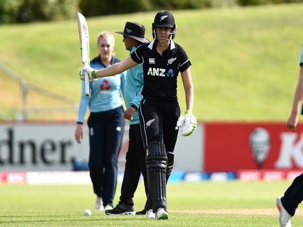Amy Satterthwaite announces retirement from international cricket after New Zealand contract snub