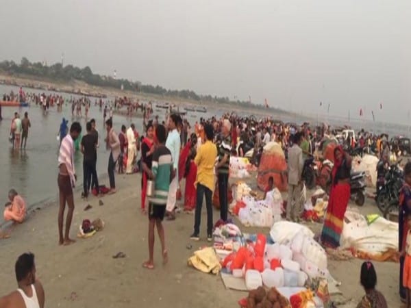 UP: People bathe in Ganga to beat the heat amid rising temperatures in Prayagraj