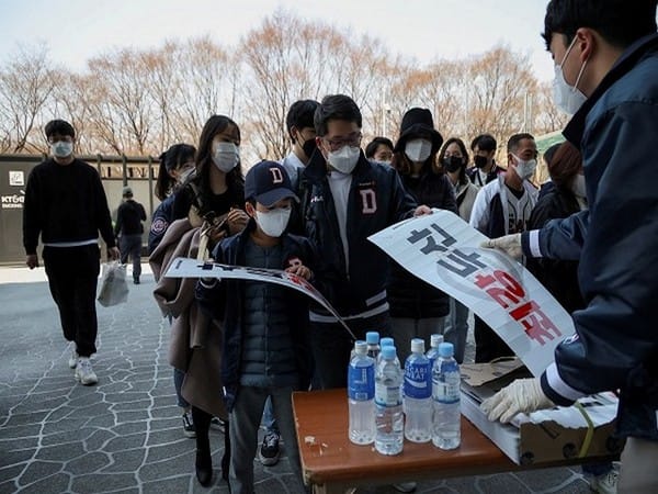 Omicron smashes North Korea's 'safety vacuum', 820,000 COVID-19 cases reported