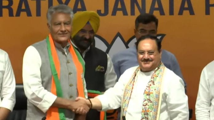 Sunil jakhar and BJP President JP Nadda at party headquarters in New Delhi | Twitter/@BJP4India