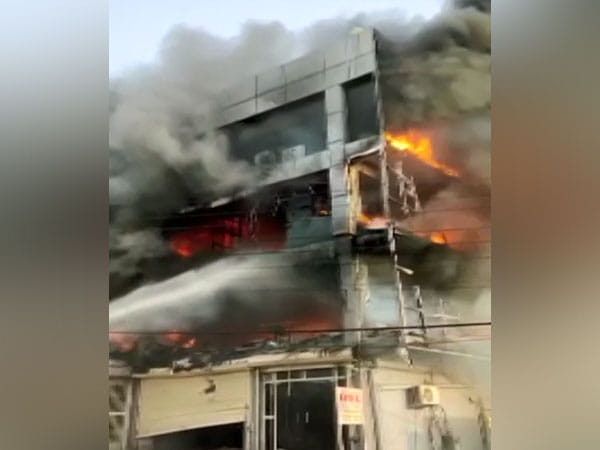 Massive fire breaks out in building near Delhi's Mundka metro station, one dead