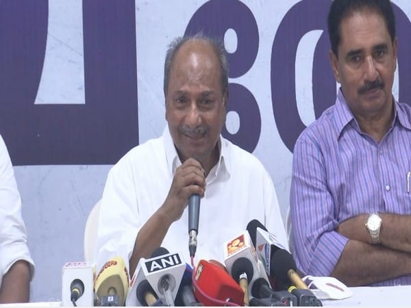 Former Defence Minister AK Antony accuses Pinarayi Vijayan-led Kerala govt of 'flourishing communalism'