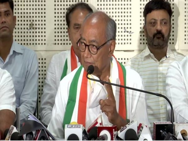 Ex-CM Digvijay Singh demands fair investigation in Guna policemen murder case 