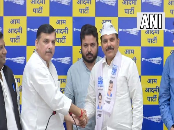 Former J-K Minister Harshdev Singh, 4 other NPP leaders join AAP