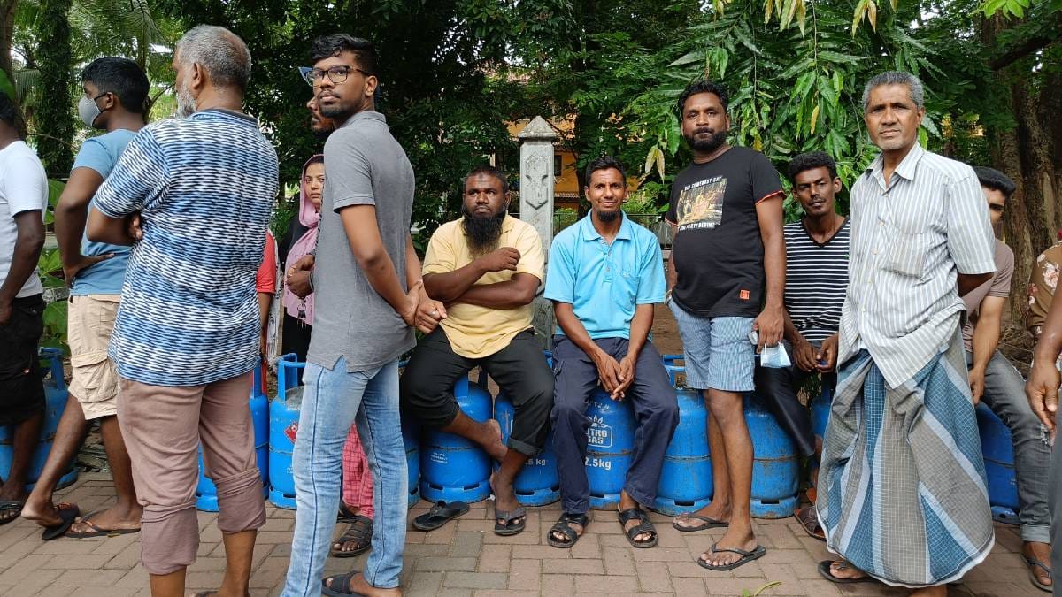 People wait in queue to refill their cooking gas cylinders in Colombo | Photo: Sowmiya Ashok | ThePrint