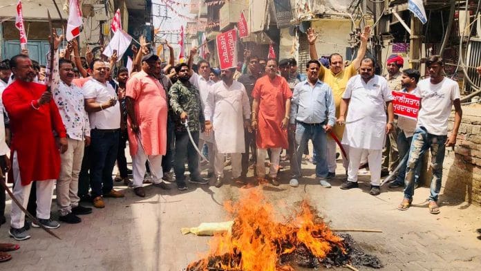 Harish Singla (centre, in orange kurta) at the 'Khalistan Murdabad' march in Patiala | Photo: Facebook/Harish Singla