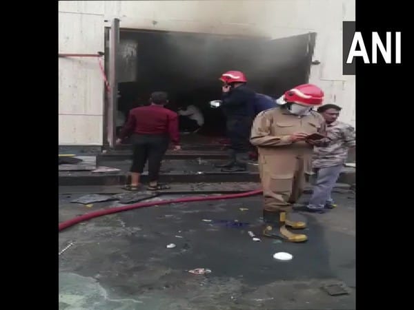 Delhi: One staff member dies in fire at banquet hall 