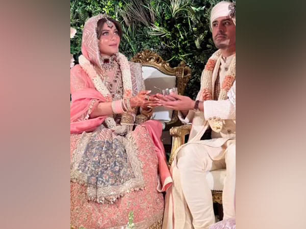 I found my prince: Kanika Kapoor shares first post after tying the knot with Gautam Hathiramani 