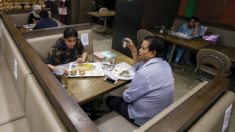 37% consumers paid service charge at air-conditioned restaurants in April, finds survey