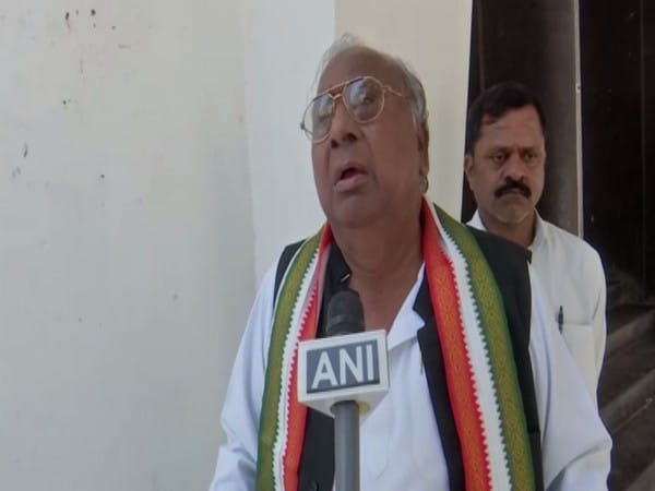 Congress leader V Hanumantha Rao urges Sonia Gandhi to prioritise caste-wise census issue at Chintan Shivir