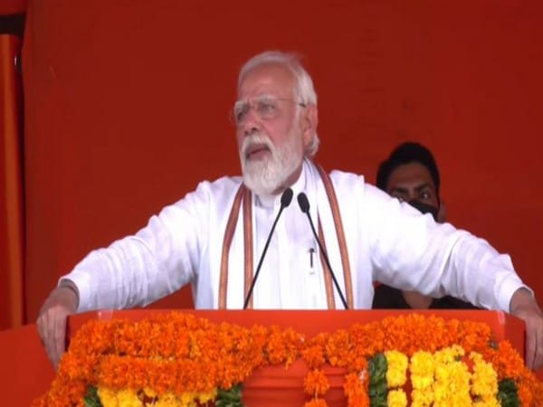 PM Modi lashes out at KCR govt for promoting political dynasty
