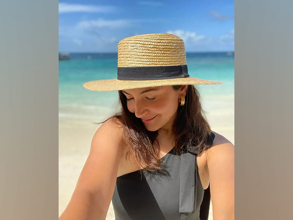 Anushka Sharma soaks sun in sunkissed picture from recent vacay