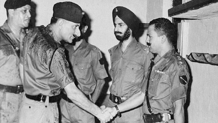 Sam Manekshaw visiting 62 Cavalry regiment, 1969 | Wikimedia Commons