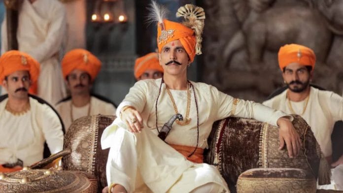 Akshay Kumar in a still from Samrat Prithviraj (2022) | YouTube