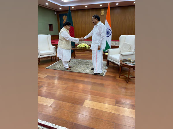Bangladeshi Foreign Minister calls on Vice President M Venkaiah Naidu 