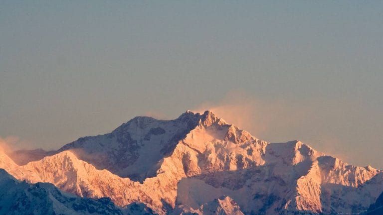 Nelly Attar, Lebanese mountaineer, climbing for women in Pakistan, Middle East