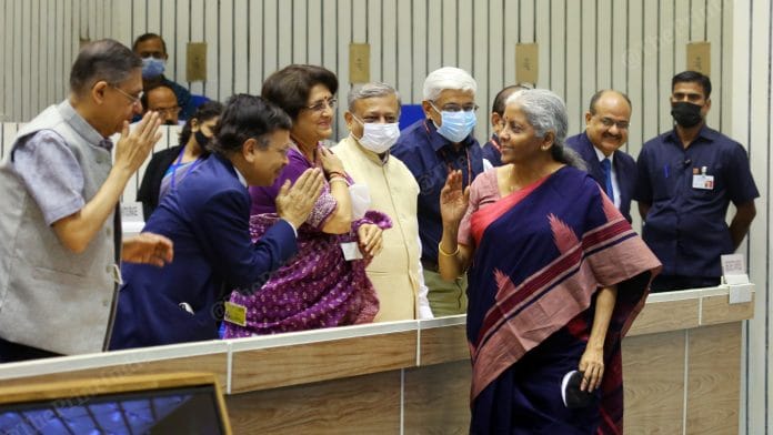 Finance minister Nirmala Sitharaman greets the bureaucrats as she enters the event at Vigyan Bhawan Monday | Photo: Praveen Jain | ThePrint