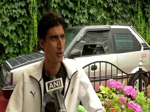 Math teacher from J-K builds electric solar car