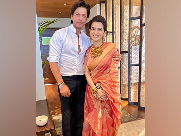 Shah Rukh Khan's pictures with Divyadarshini from Nayanthara's wedding go viral 