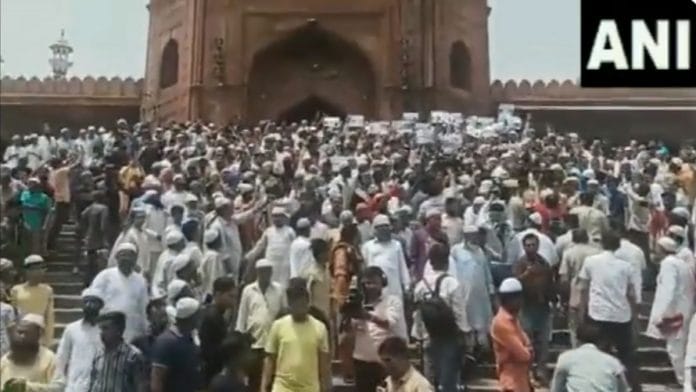 Protest erupted outside Jama Masjid after the Friday prayers, on 10 June 2022 | Twitter/@ANI