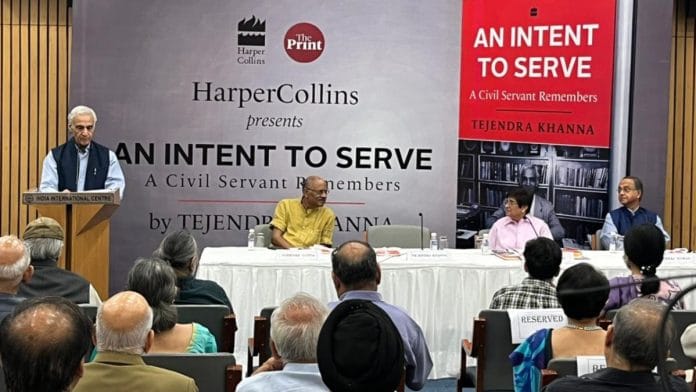 (From L-R) Tejendra Khanna, Shekhar Gupta, Kiran Bedi and Neeraj Kumar | ThePrint Photo | Manisha Mondal