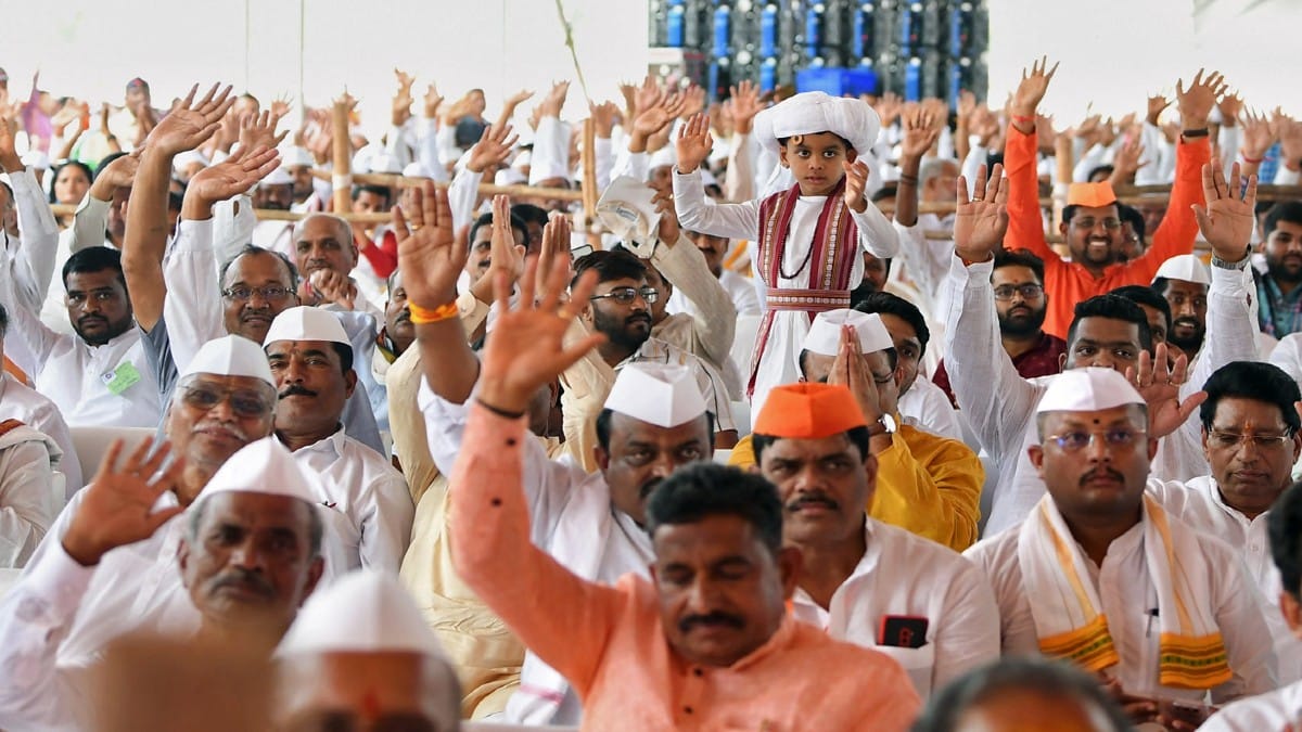 Members of Warkari sect listening to PM Modi's address in Dehu on 14 June 2022 | ANI