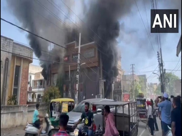 Fire breaks out at clothing store in Ludhiana