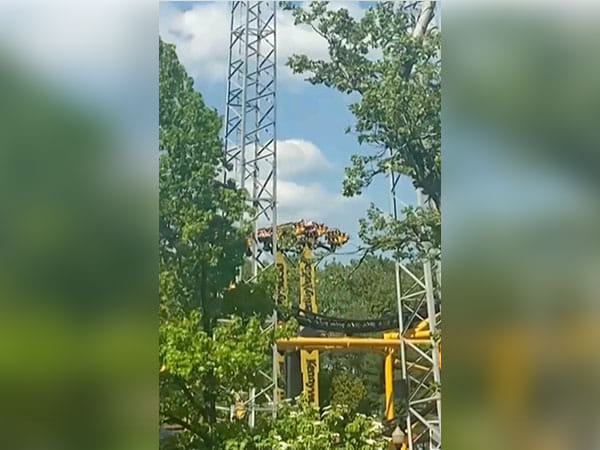 Riders stuck upside down mid-air at Pennsylvania amusement park, video goes viral