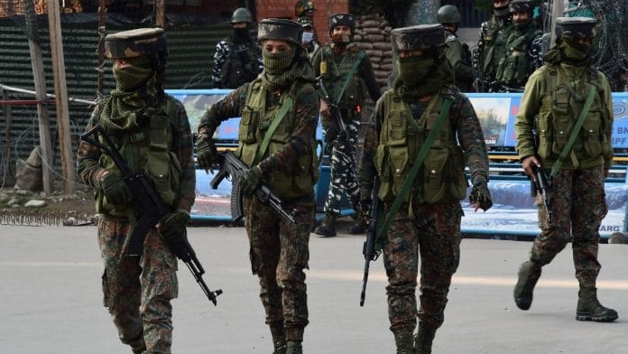 File photo of CRPF personnel on high alert in the wake of Kashmiri Pandit killings in the Kashmir Valley, at Srinagar's Lal Chowk | ANI