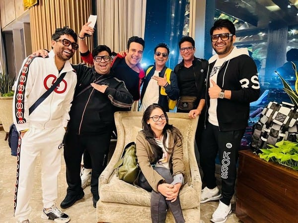 'The Kapil Sharma show' crew leaves for Canada