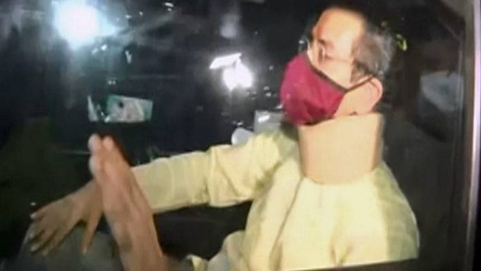 Uddhav Thackeray leaves the CM's official residence with his family Wednesday | ANI