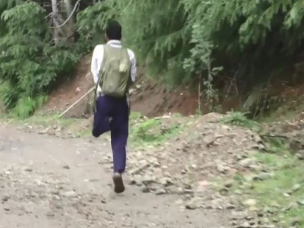 Jaipur Foot USA Chairman Prem Bhandari promises free artificial limb to specially-abled Parvaiz from J-K 