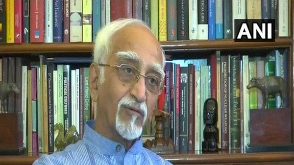 Ex-Vice Prez Ansari denies BJP's allegation of passing sensitive info to Pakistani scribe