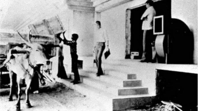 A bullock cart delivering communication satellite to Texas Instruments' Bangalore office in 1985 | Photo courtesy: Texas Instruments