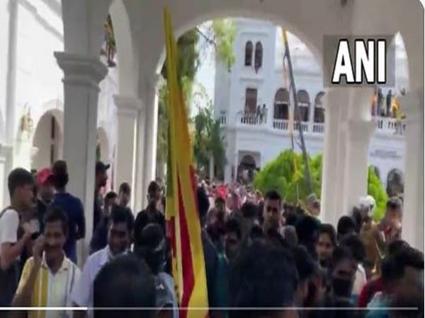 Sri Lankan political party pledges support for 'immediate establishment' of law and order in country