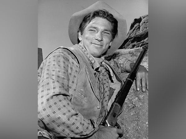 Sam Peckinpah classics actor and director of 'A Boy and His Dog,' L.Q. Jones dies at 94