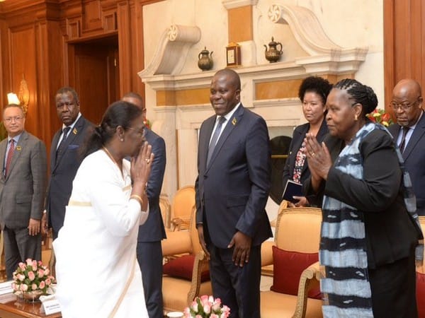 Mozambique Parliamentary delegation calls on President Droupadi Murmu