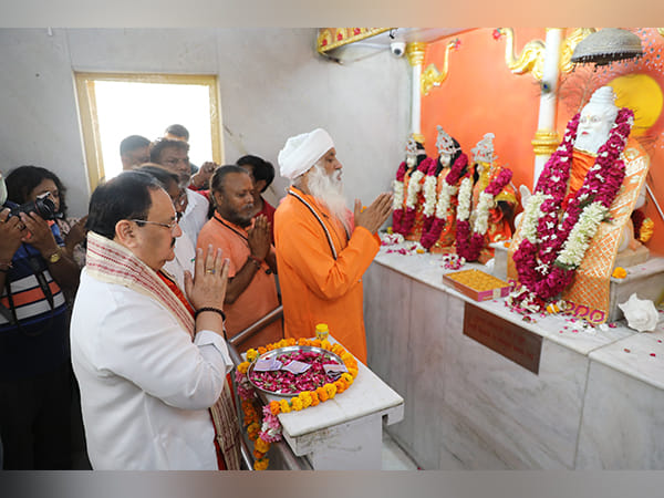 Nadda visits Valmiki Temple on Guru Purnima, discusses social issues with Mahamandaleshwar 