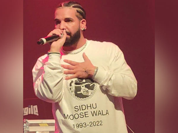 Drake pays tribute to Sidhu Moose Wala at concert; wears remembrance T-shirt with his picture