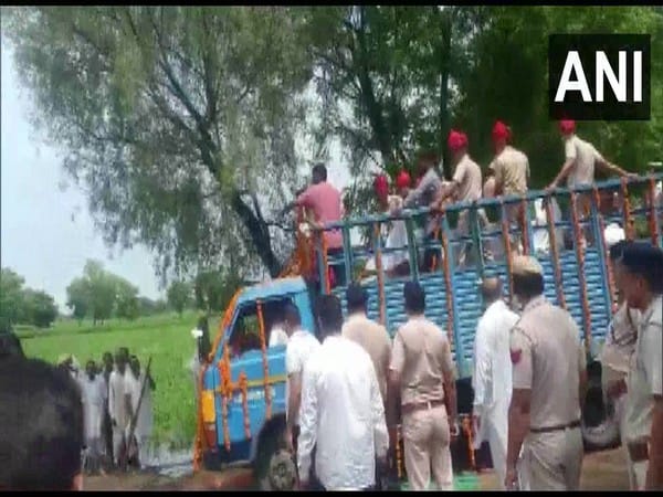 Haryana: Last rites of DSP Surendra Singh Bishnoi performed in Hisar 