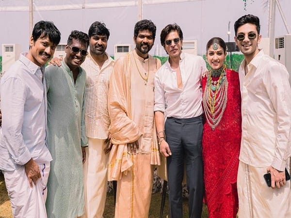 Vignesh Shivan drops unseen pictures with SRK, says 'Happy moments of life'