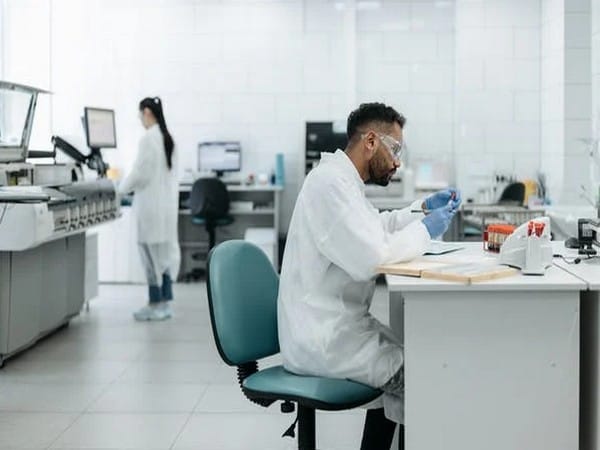 Machine trained to identify urinary and abnormal flows in patients 