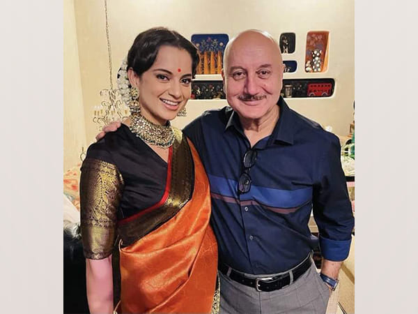 Kangana Ranaut enjoys Kadi Chawal treat from Anupam Kher on 'Emergency' sets