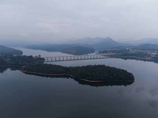 Scientists use new techniques to identify lakes and reservoirs worldwide