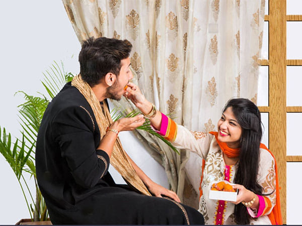 Celebrate this Raksha Bandhan by Sending Rakhi Online from RakhiCelebrations.com