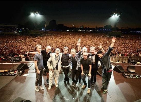 Rock band Pearl Jam cancels show as Eddie Vedder suffers throat damage 