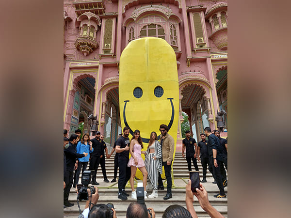 'Ek Villain Returns' cast unveils 20 feet tall 'Villain' mask in Jaipur 