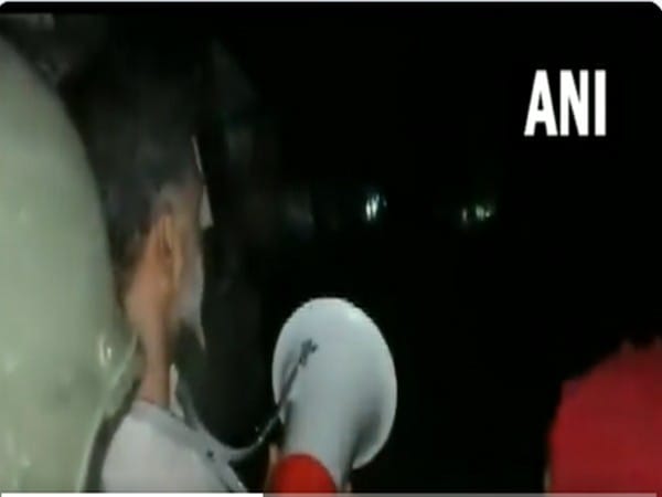 2 terrorists drop weapons after parents-police's appeal